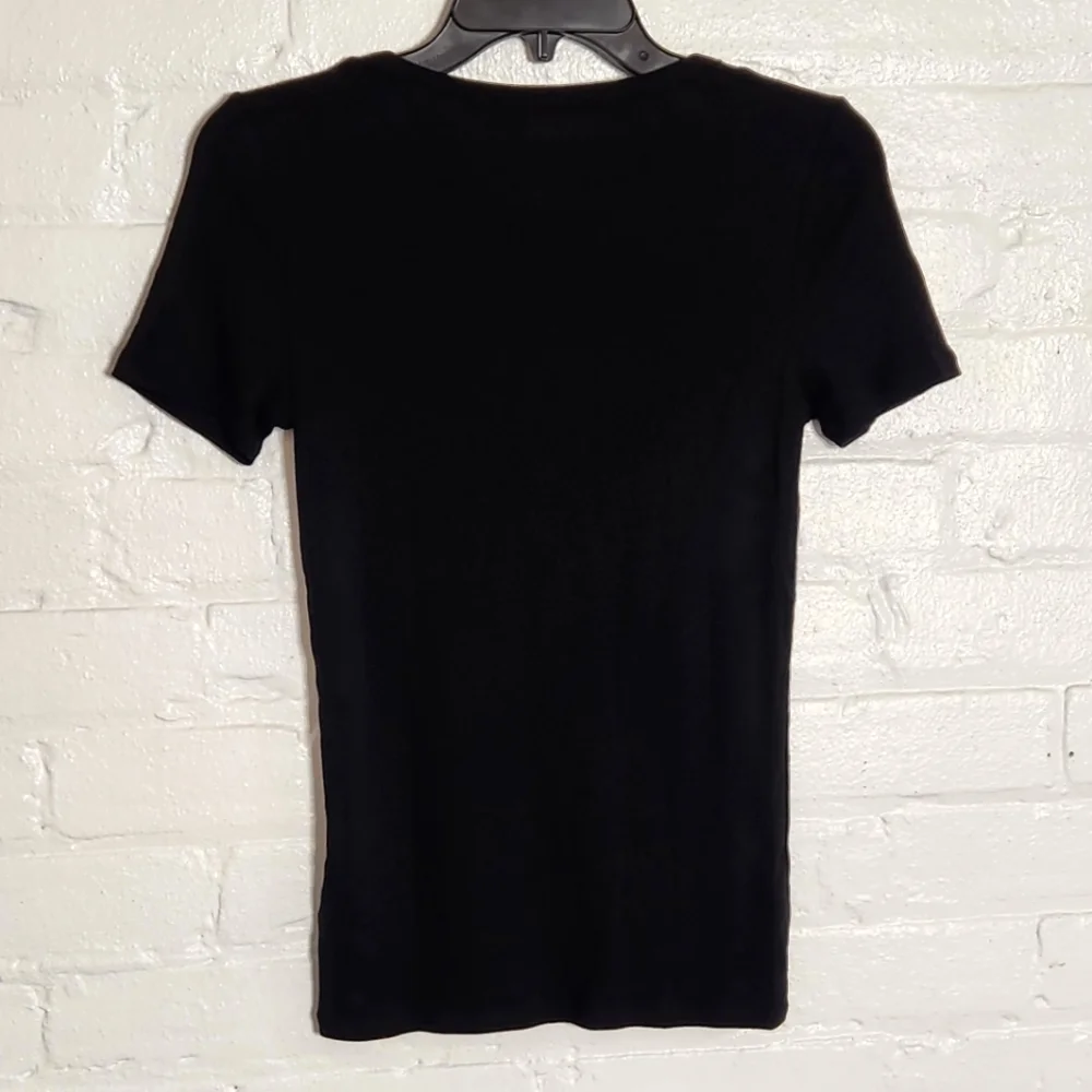 GAP 4-Button V-Neck Top - Picture 4 of 4